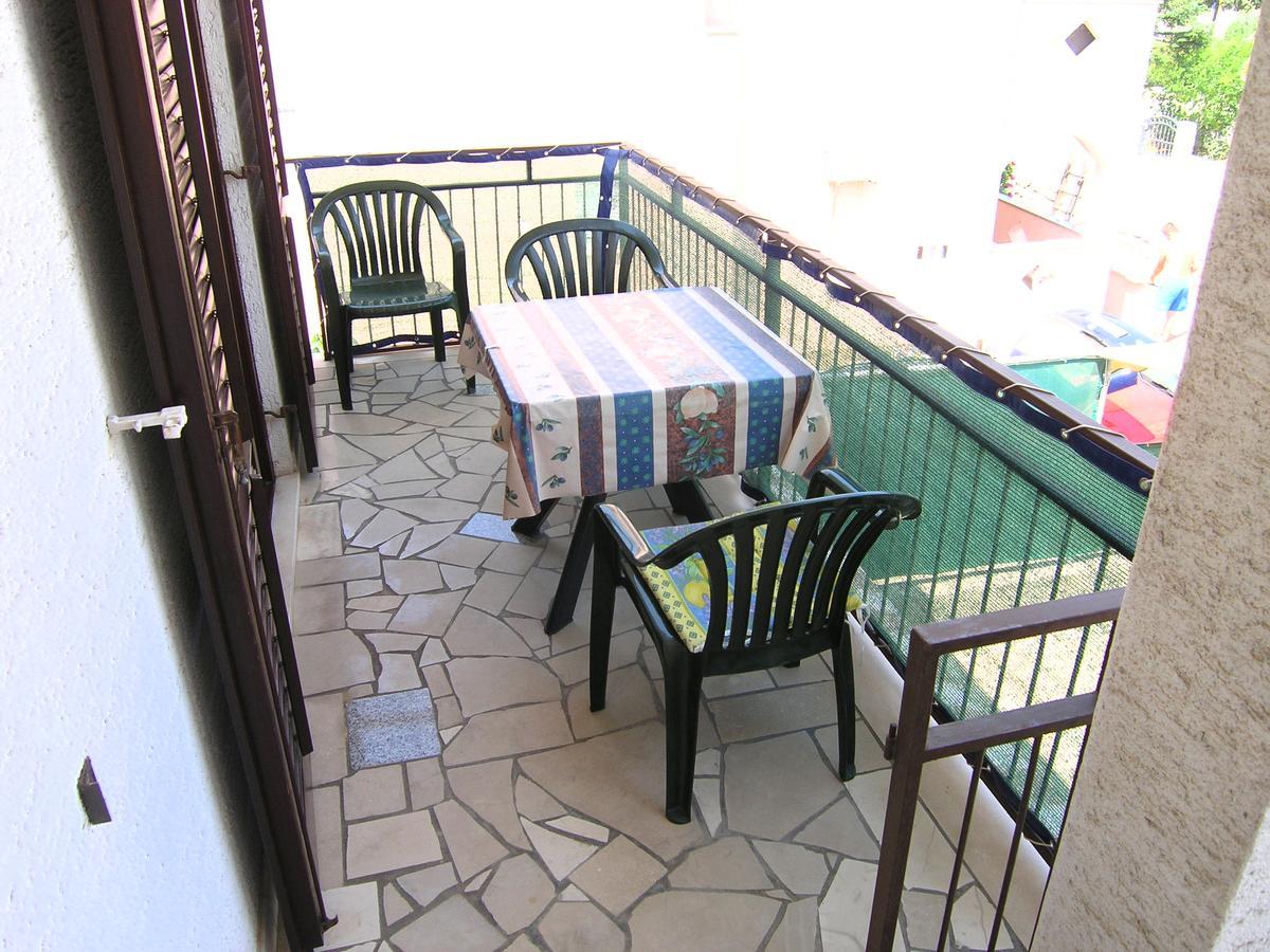 Apartman Braut Krk Town Exterior foto